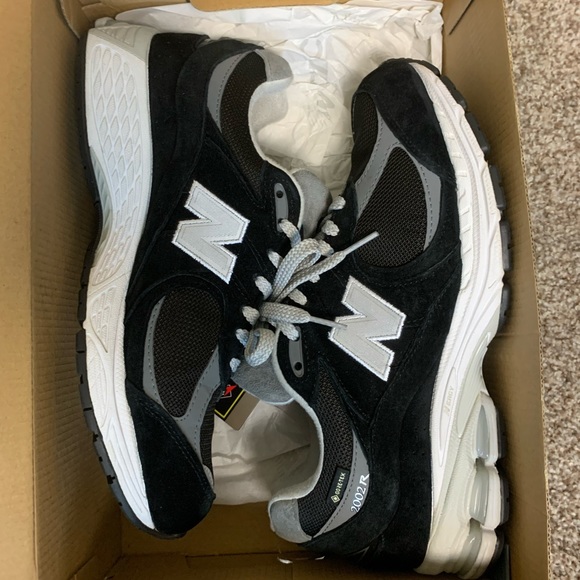 New Balance 2002r Gore-tex size 9 - Picture 7 of 8